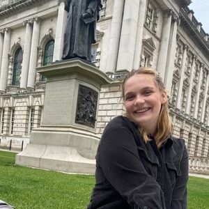 Meet your Posher, Alli